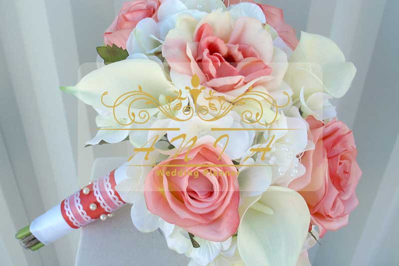 دسته گل عروس- دیزاین سفید و صورتی